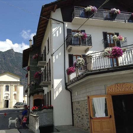 Hotel Roseg Chiesa in Valmalenco Exterior photo