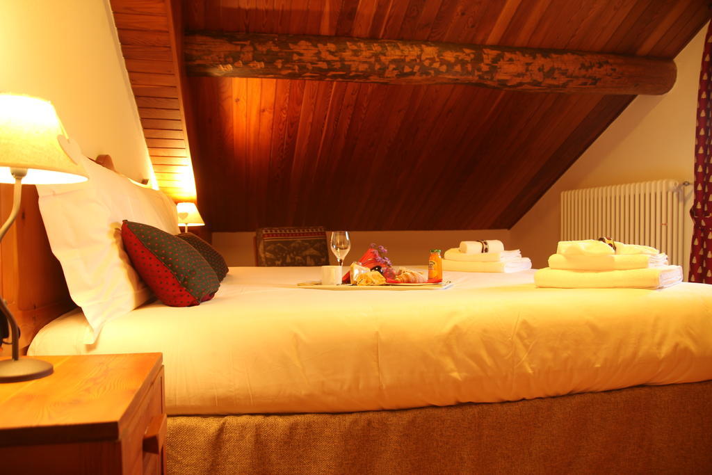 Hotel Roseg Chiesa in Valmalenco Room photo